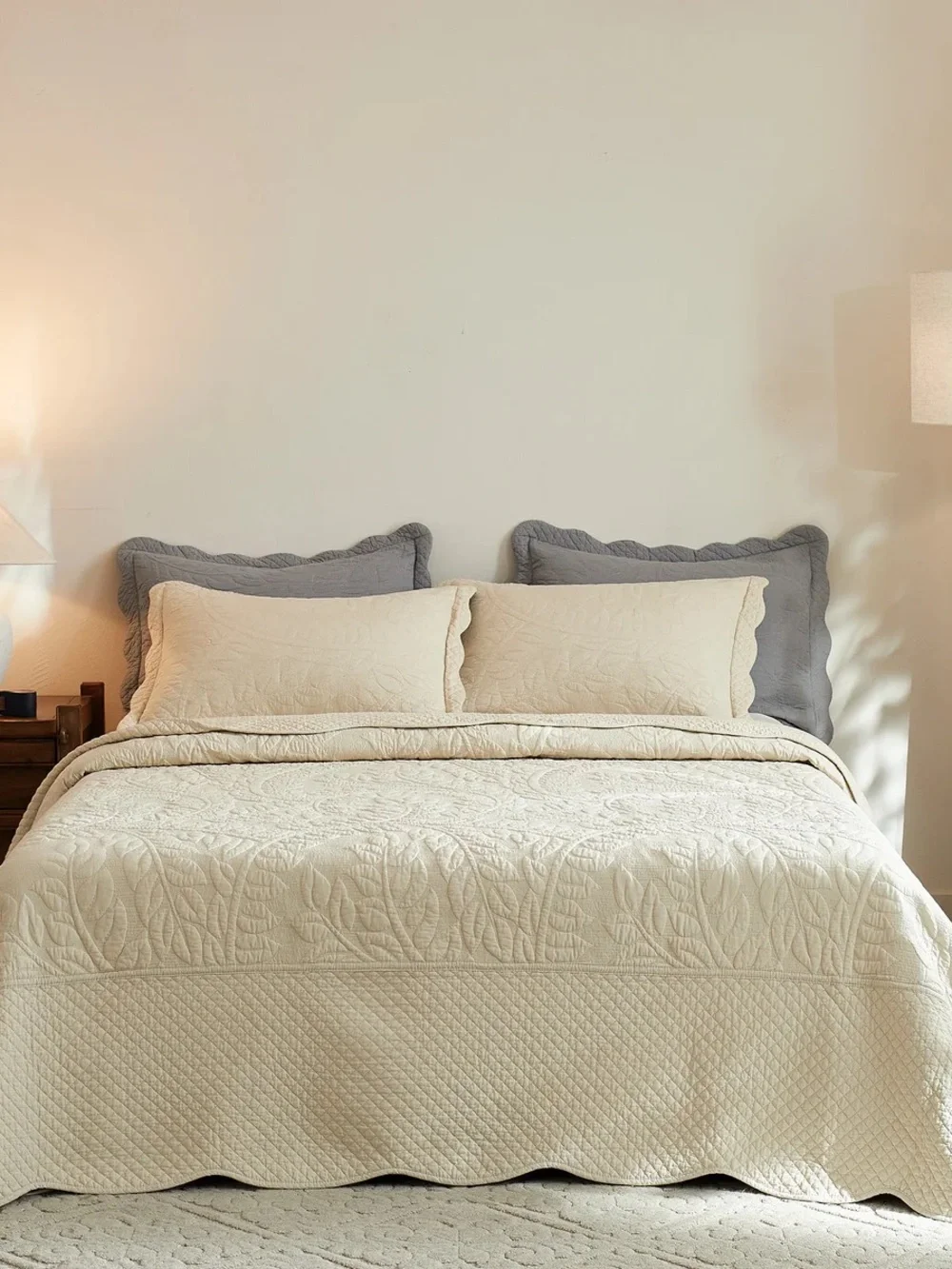 Classic Quilted king/cal king 3 pieceBedspread Set in Cream with Scalloped Shams